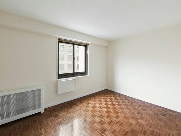 4th image of 175 W 87th St APT 17A