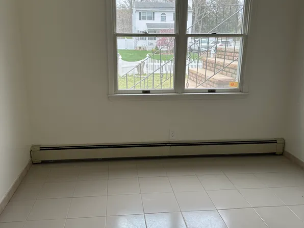 194 Cranford Blvd, Mastic, NY