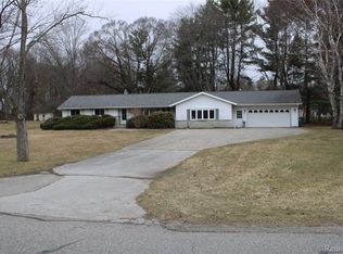 3349 Charmwood Dr, Port Huron, MI 48060