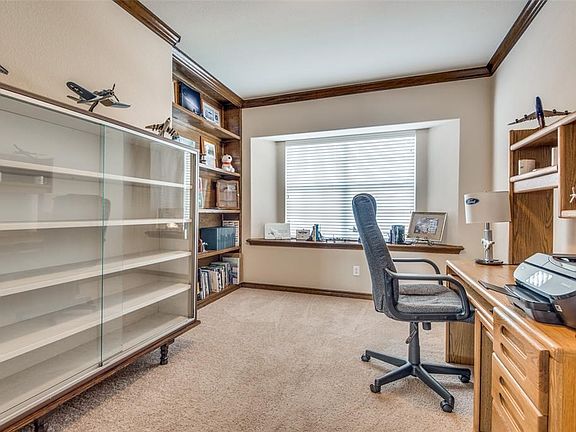 3rd image of 302 Copper Cove Ct
