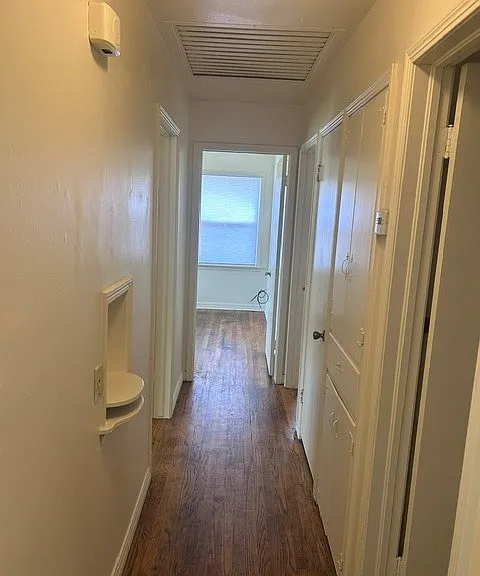 1421 N Sterling Ave — Photo 5