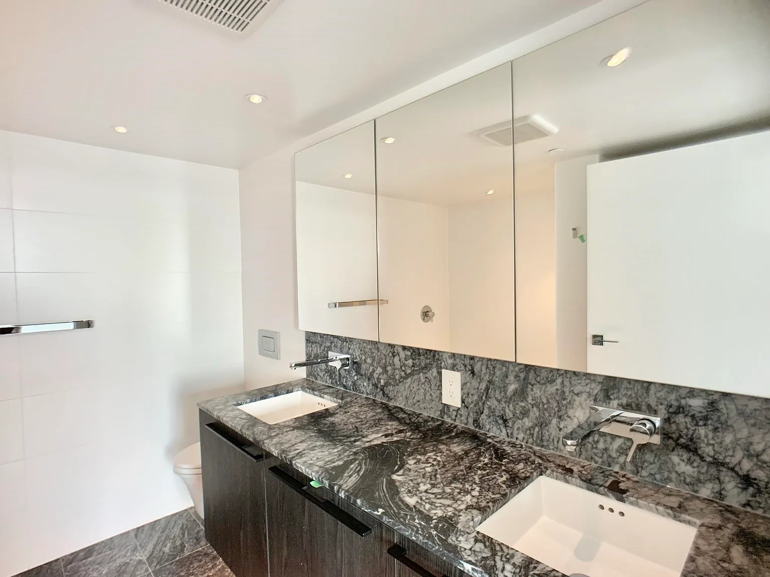 3 bed, 2040 sqft, $8,500 — Photo 3