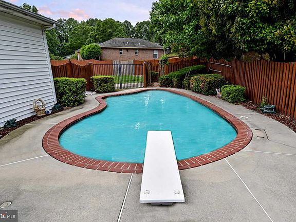 4th image of 15073 Barkwood Dr