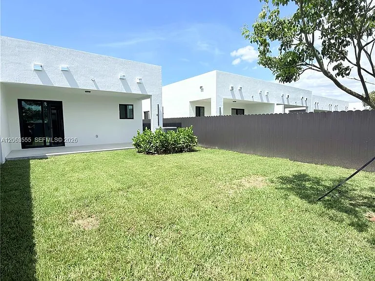 12368 SW 219th St — Photo 14