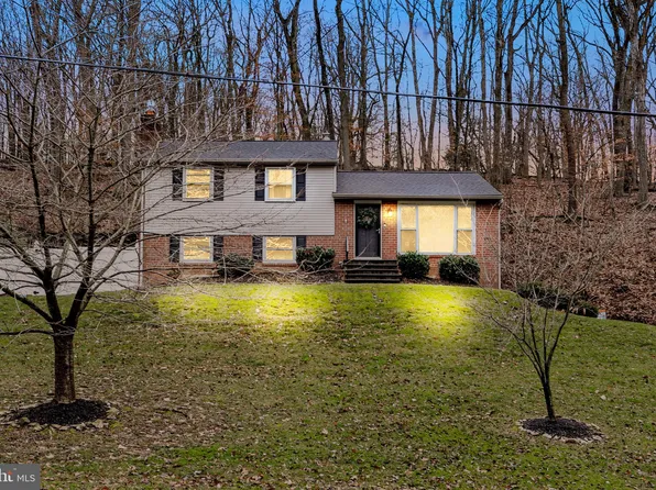 611 Brookwood Rd, Wayne, PA 19087