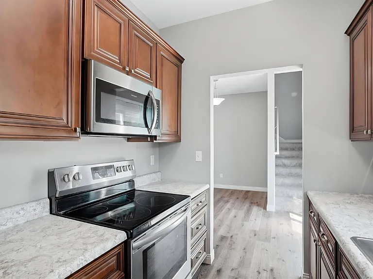 460 E Cedar Ct — Photo 8