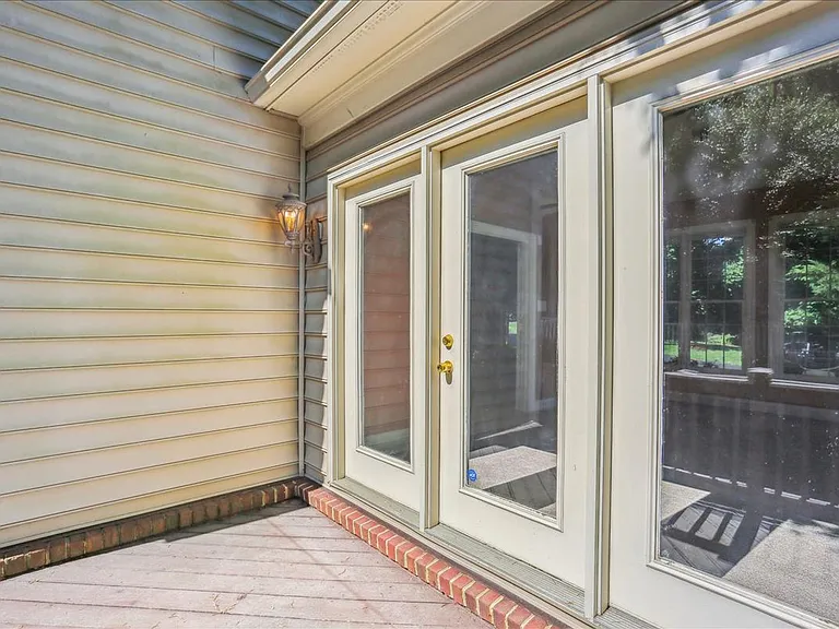 8931 Falls Farm Dr — Photo 42