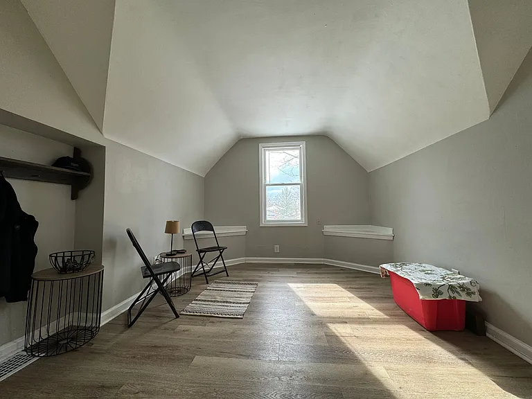 445 Octavius St #3 — Photo 2