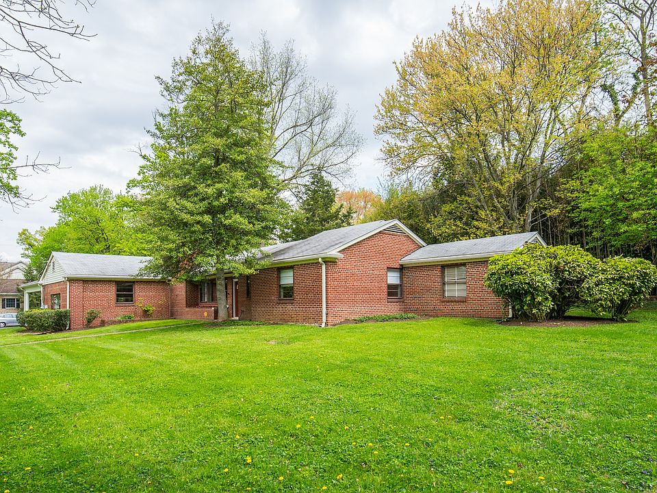 1st image of 3001 Aspen Ln