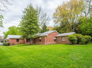 3001 Aspen Ln, Falls Church, VA 22042