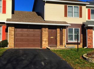 98 Frenchwoods Cir, Rochester, NY 14618