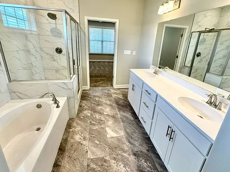 430 Azalea Dr — Photo 8