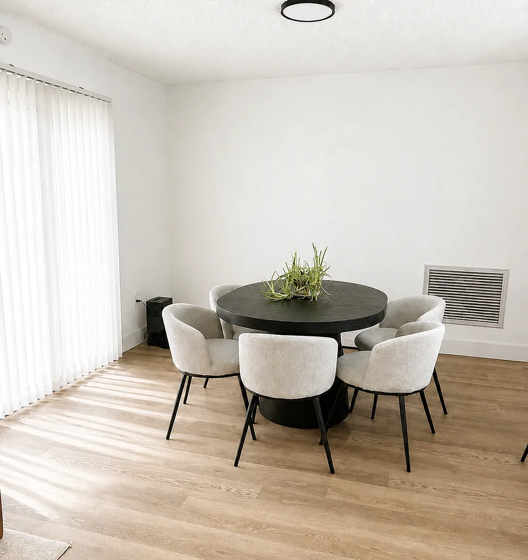 2 bed, 1107 sqft, $2,100 — Photo 4