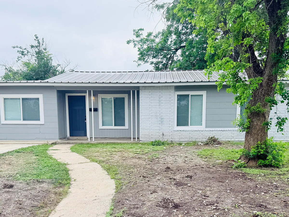 Building Photo - 4535 Lark