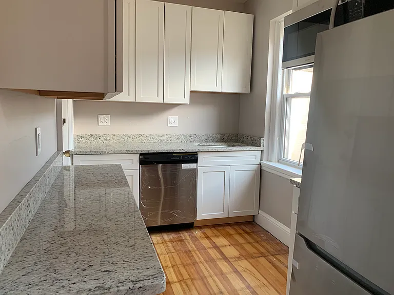 27 Lanark Rd #2 — Photo 1