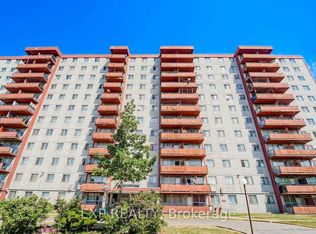 50 Lotherton Ptwy #402, Toronto, ON M6B 2G7