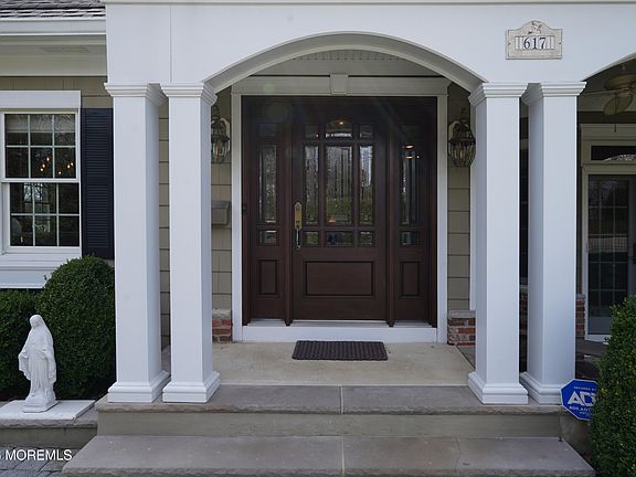 4th image of 617 Oceanview Road