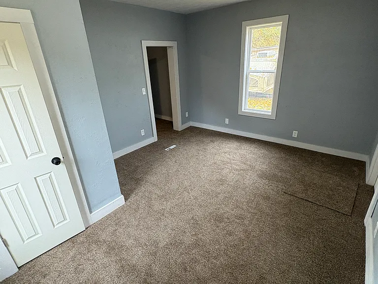 453 Tremont Ave SE — Photo 8