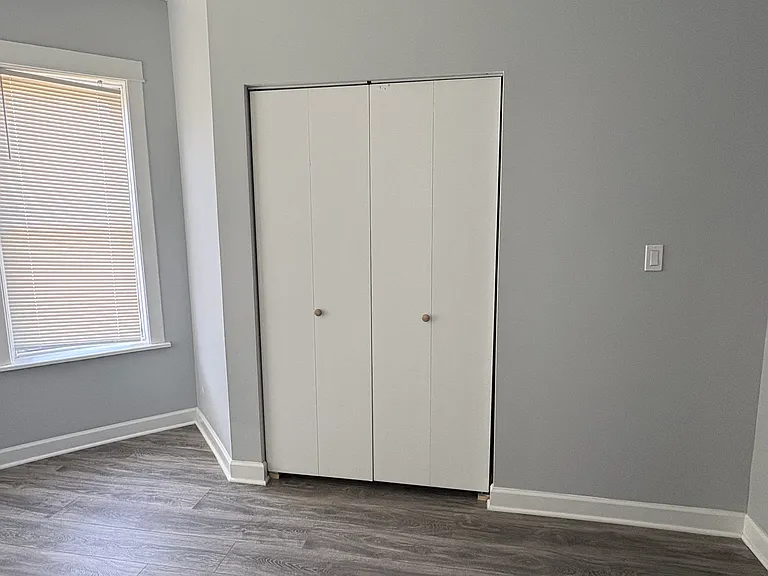 8211 S Escanaba Ave #1 — Photo 5