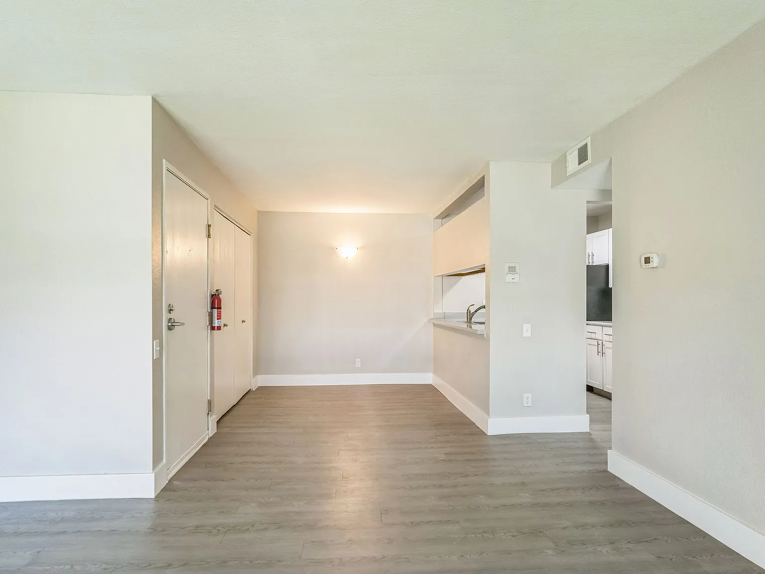 Pine Creek Apartments — Photo 3