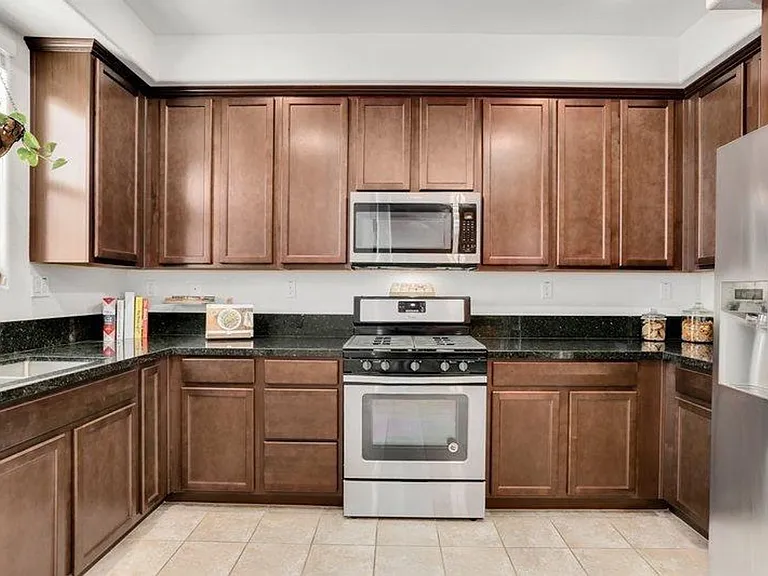 3936 E Commerce Way — Photo 4