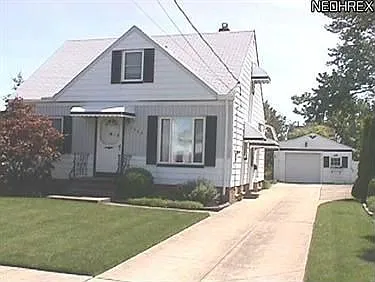 20950 N Vine Ave photo 1