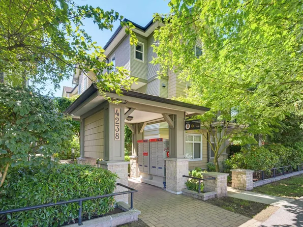 4238 Albert St #202, Burnaby, BC V5C 6T1