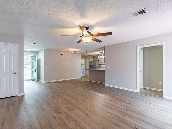 5th image of 168 Thames Valley Ct