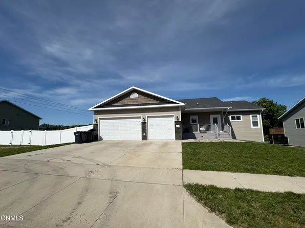 2101 Macedonia Ave SE, Mandan, ND 58554