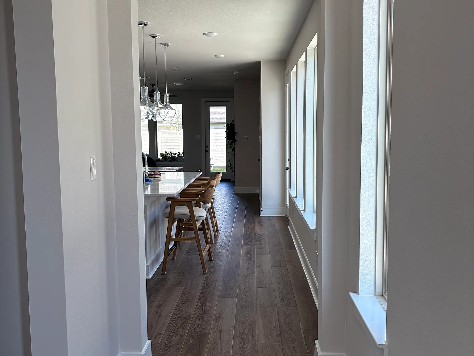 1634 Laurel Ln — Photo 3