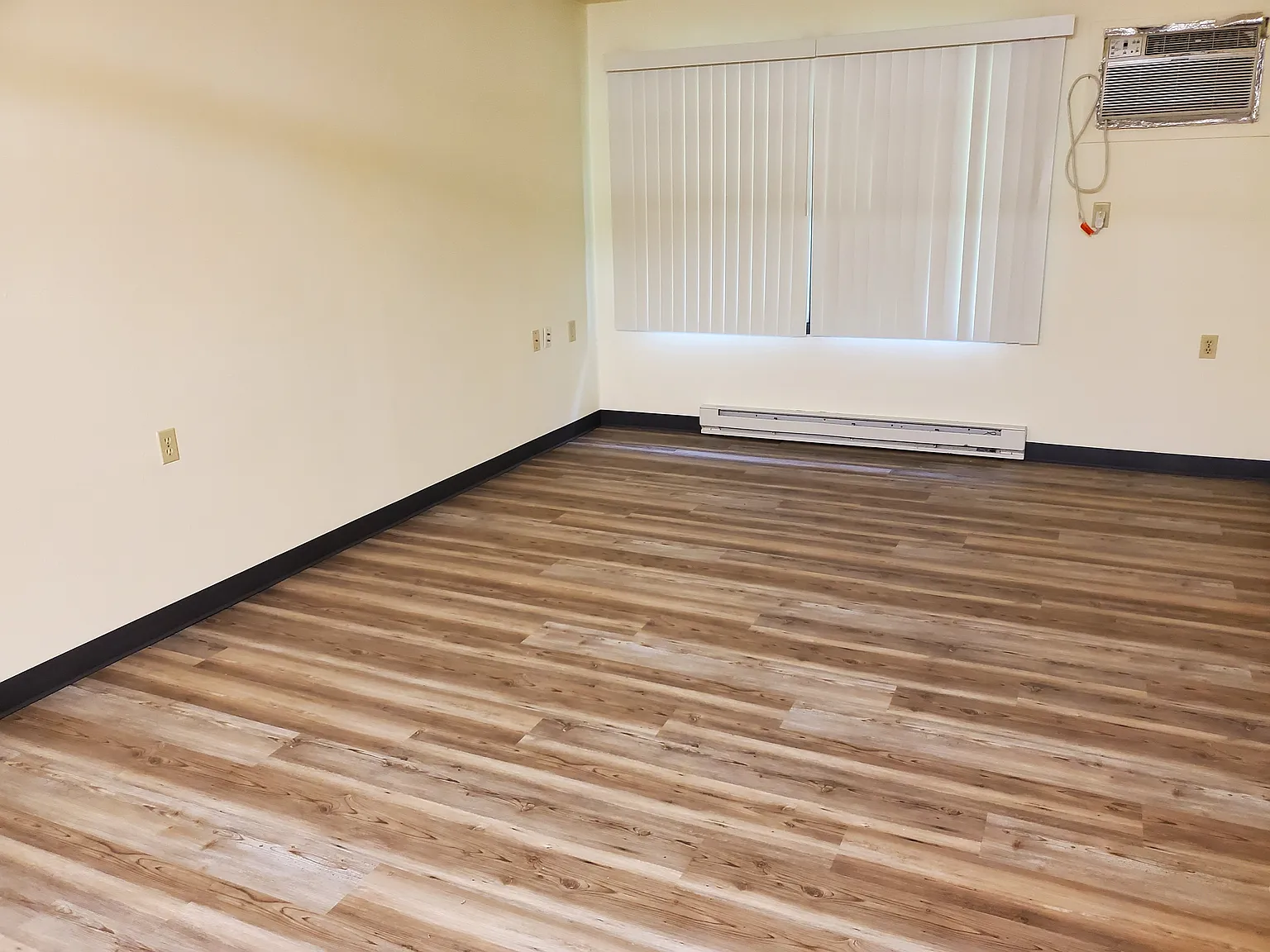 1 bed, 500 sqft, $500 — Photo 3