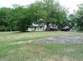 136 Schneitler Farm Trl, Pilot Mountain, NC 27041