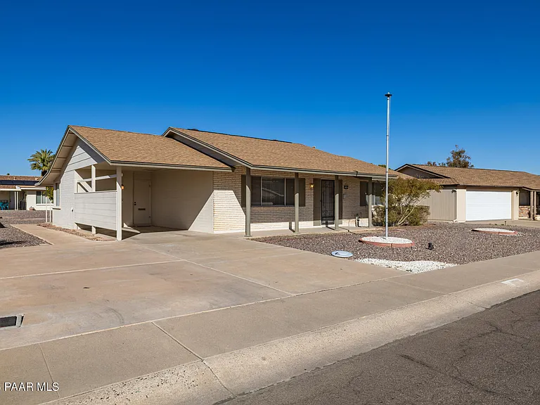11014 W Cheryl Dr — Photo 2