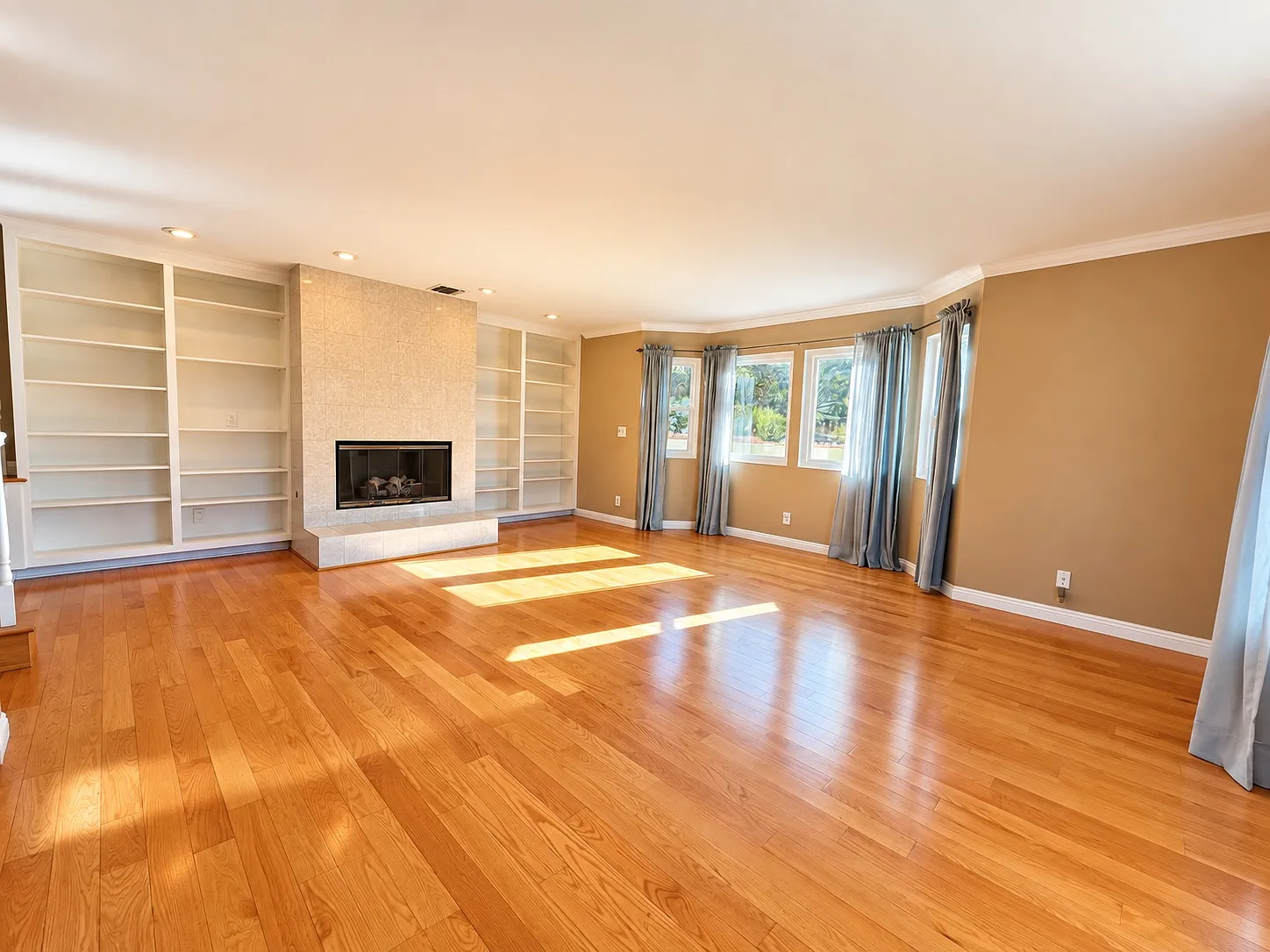 4 bed, 3135 sqft, $6,800 — Photo 3