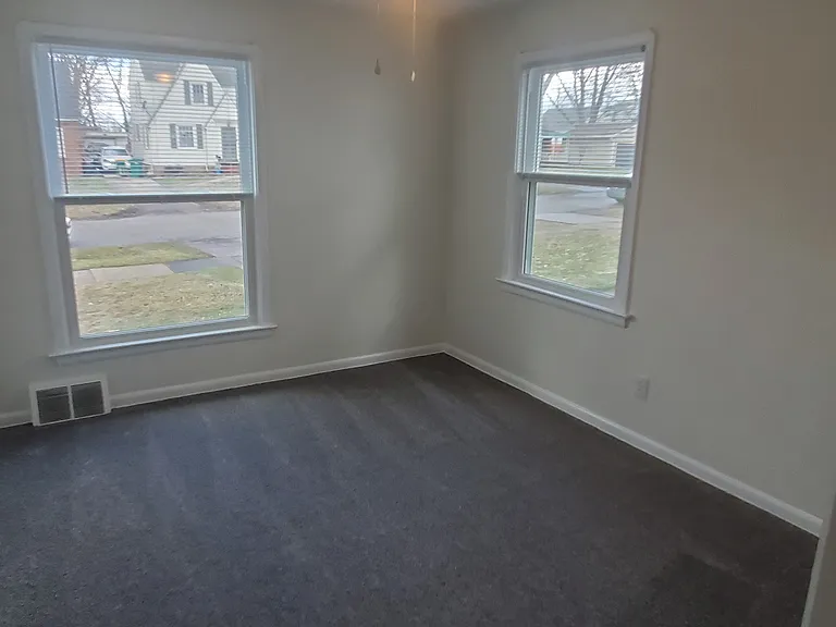 9437 Dorothy Ave — Photo 4