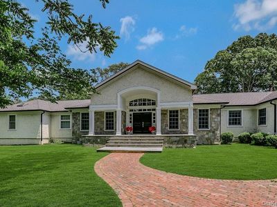 47 Sherwood Gate, Oyster Bay, NY, 11771