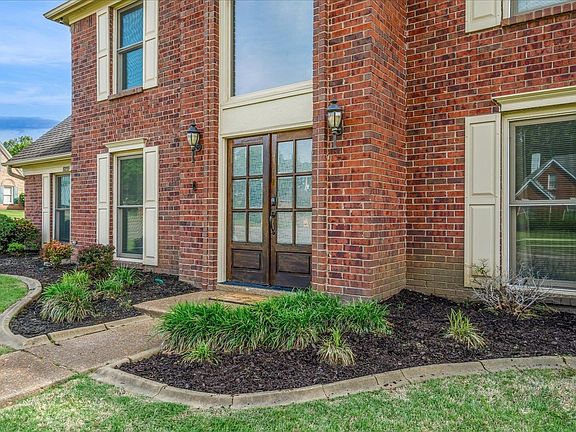 3rd image of 8859 Chimneyrock Blvd