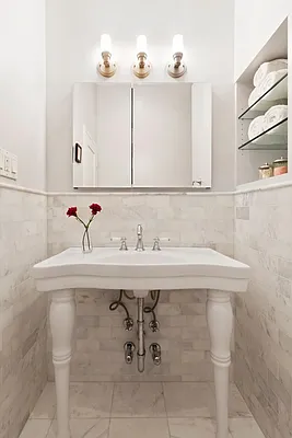 Sold by R New York | media 5