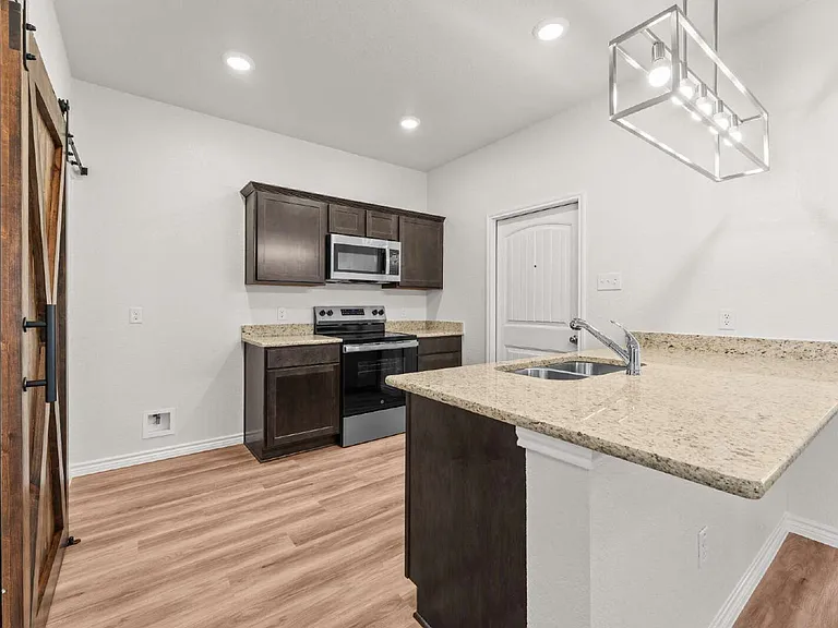 1114 Zora Dr #A — Photo 4