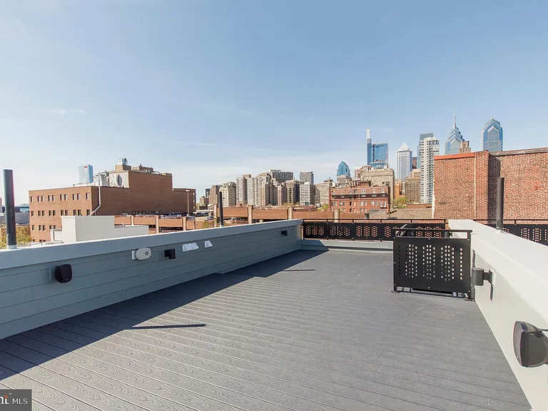 1703 Bainbridge St #2 — Photo 18