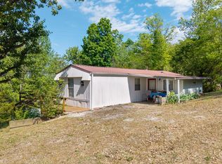 156 Lakeview Hts, Byrdstown, TN 38549
