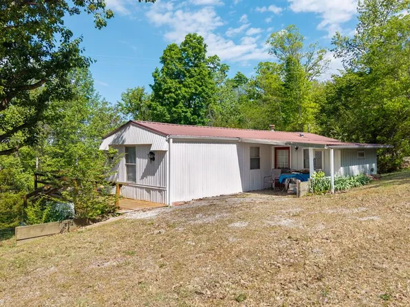 156 Lakeview Hts, Byrdstown, TN 38549