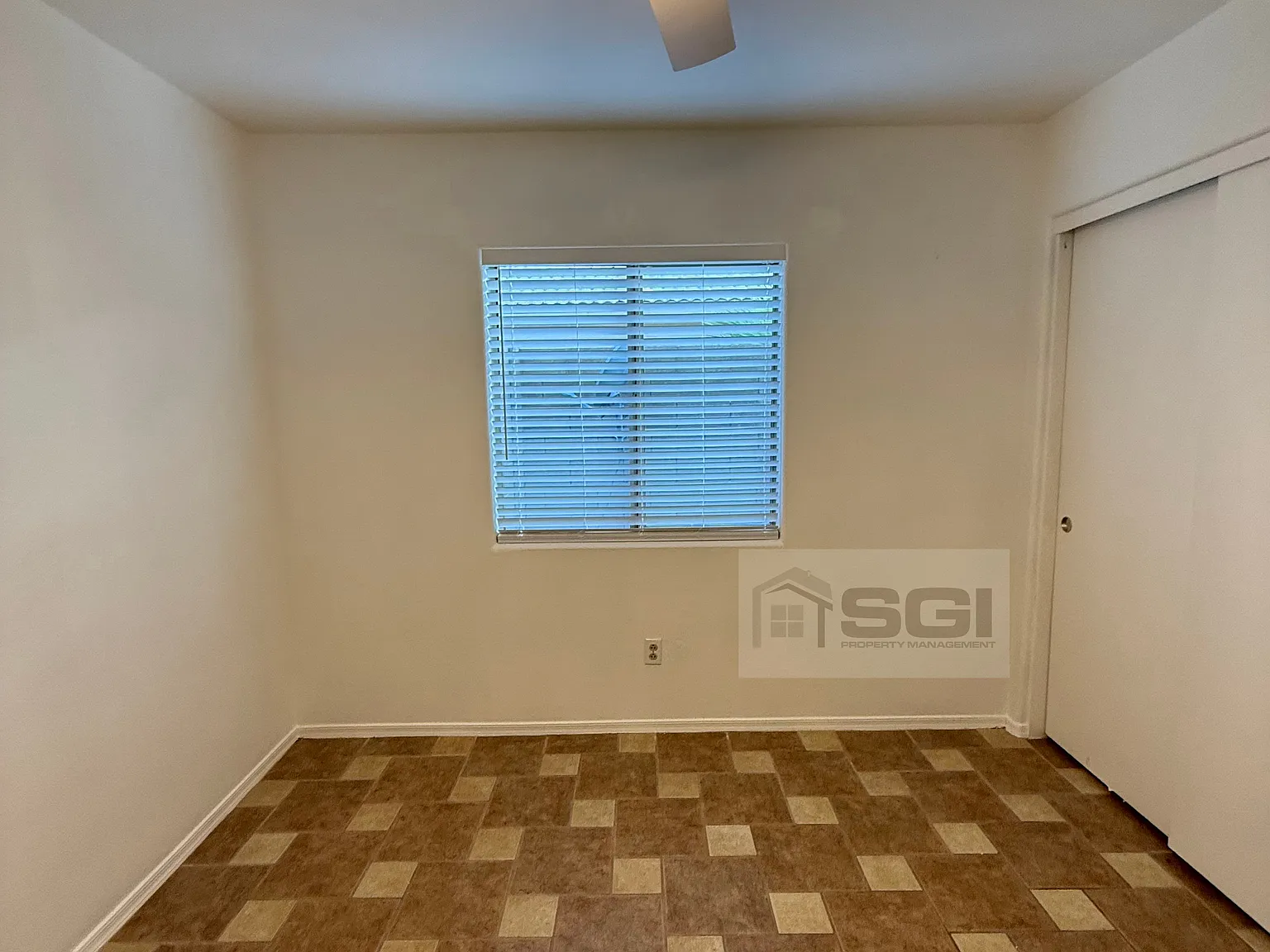 Nice single story 3 Bedroom Home — Photo 3