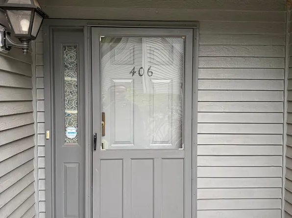 406 Woodhaven Dr, Edison, NJ 08817