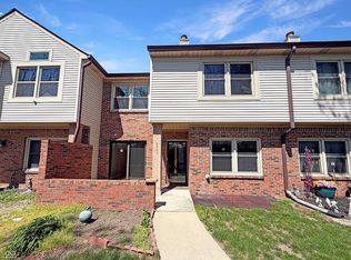 9464 Maple Way, Indianapolis, IN 46268