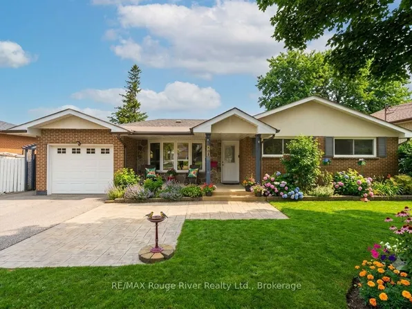 98 Applewood Cres, Whitby, ON L1N 2E7