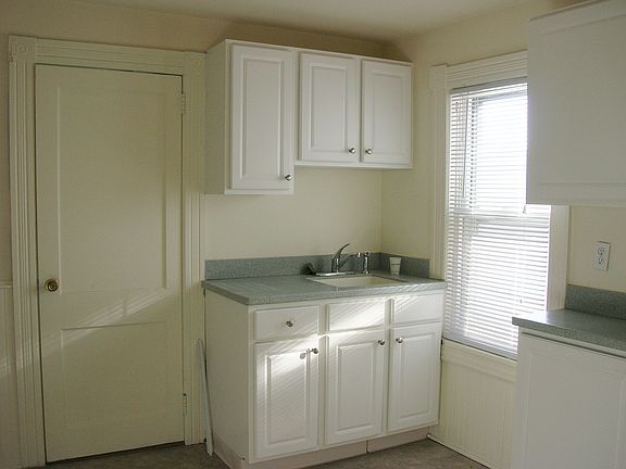 4th image of 816 Pacific St #2