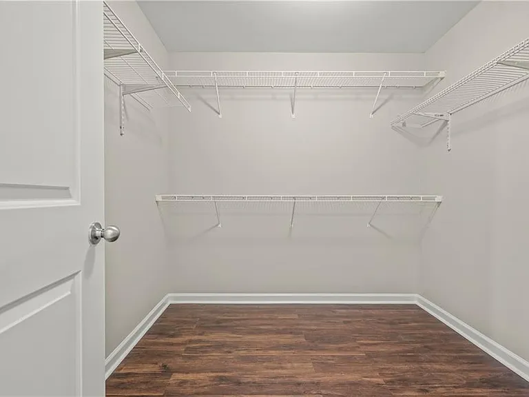 4940 Breezewood Cir — Photo 24