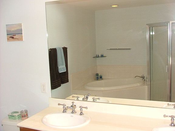 JACUZZI, SHOWER AND DOUBLE VANITY