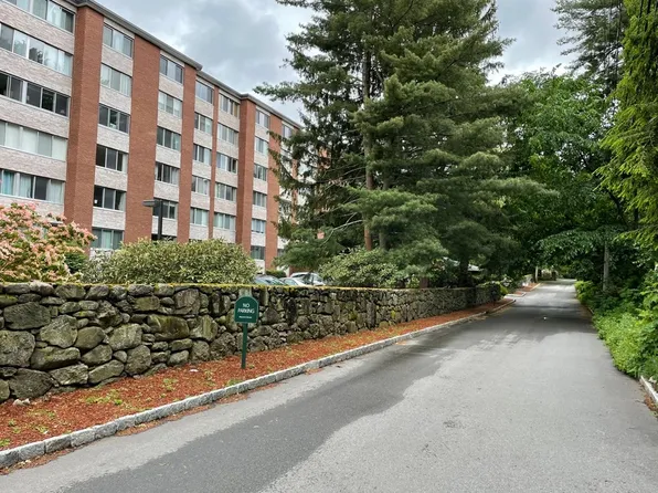 22 Chestnut Pl APT 316, Brookline, MA 02445